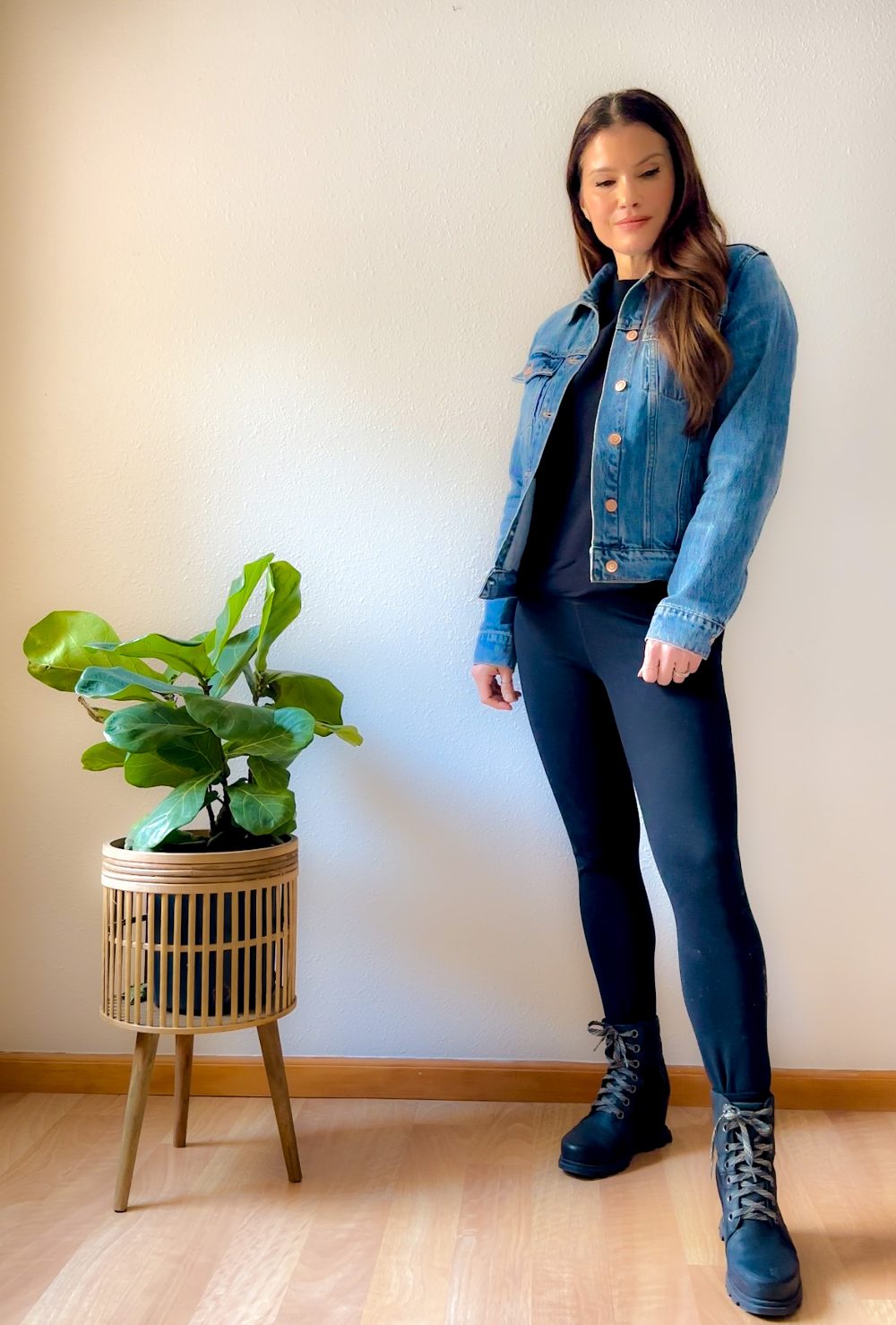 Black Sweater Base Layer Athleisure - Oliver Charles.jpg__PID:0fe42b51-a2f1-4c45-8060-4183ca75b415