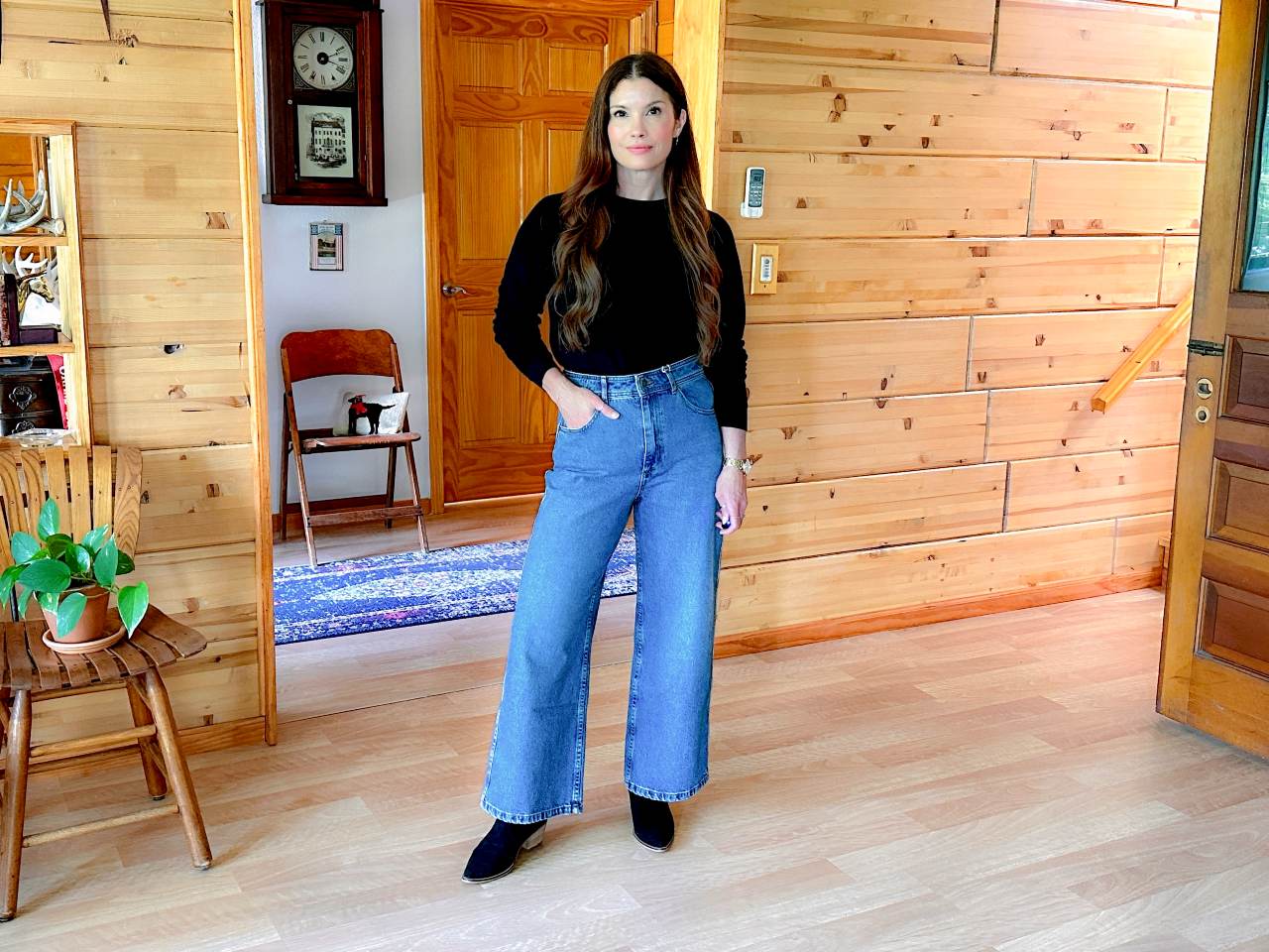 Wearing_Pants_With_My_Summer_Sweater_-_Oliver_Charles.jpg__PID:d60e8ad2-8c1c-4267-80ff-37f2e5875eed