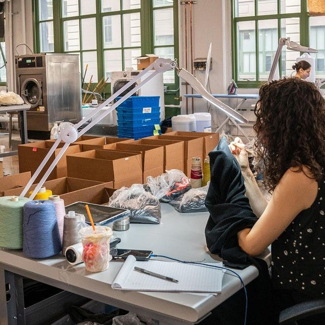 Oliver Charles - WHOLEGARMENT 3D-Knit - Tour Our 3D-Knitting Factory In Brooklyn, NY